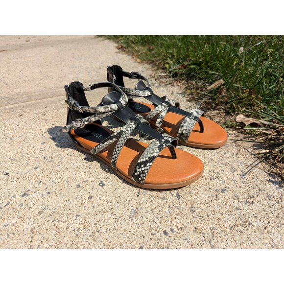 NWOT Nine West Caila Gladiator Sandals Womens 7.5 M Snake Animal Print Flats - Picture 1 of 11